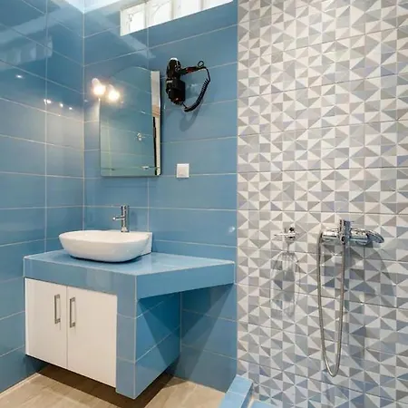 Caravanserai Studio 8 Apartment *